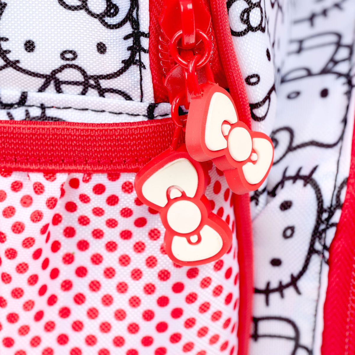 hello-kitty-classic-backpack-cooler-i4 00027925-Z.jpg