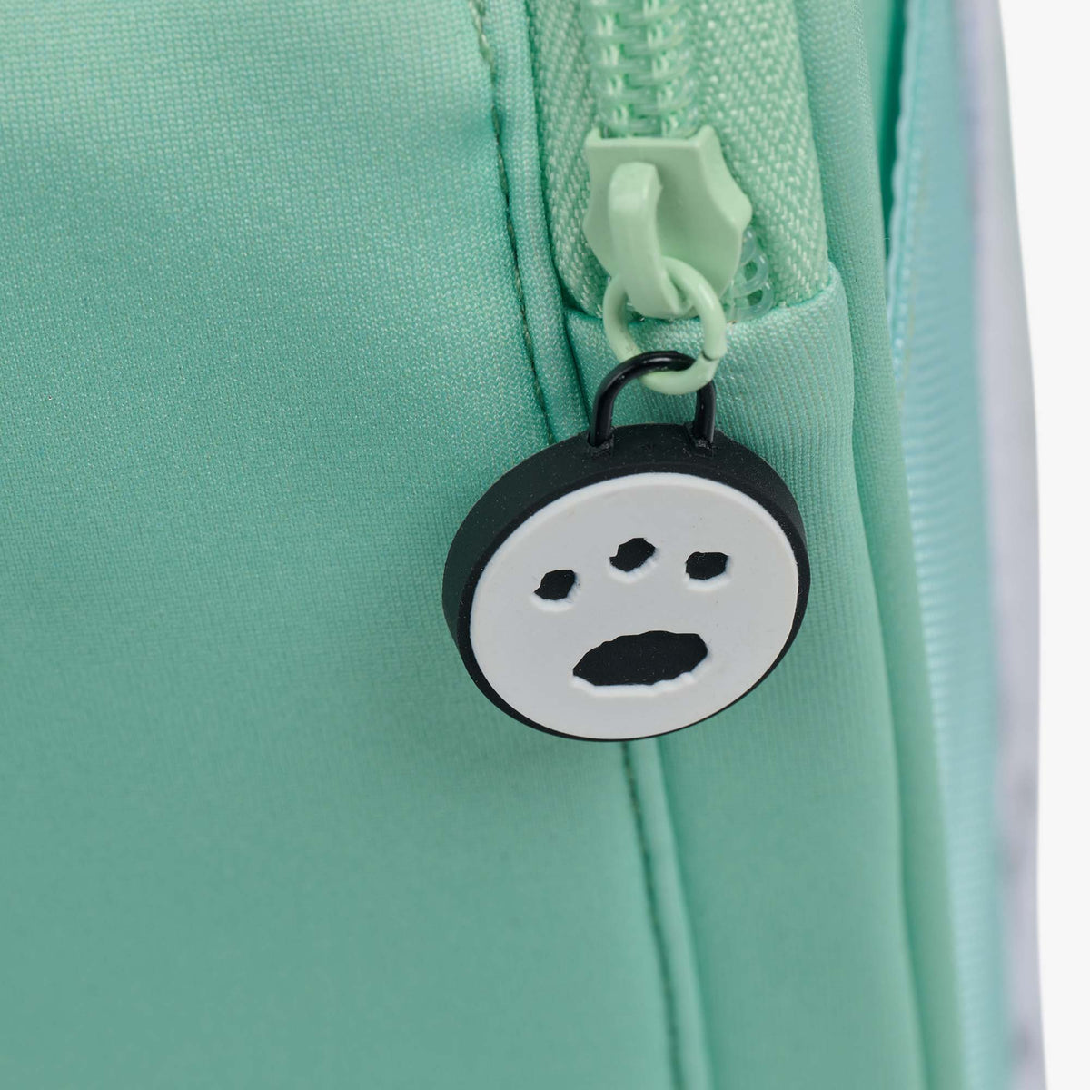 pochaccotm-slim-lunch-cooler-bag-m4 00028031-Z.jpg