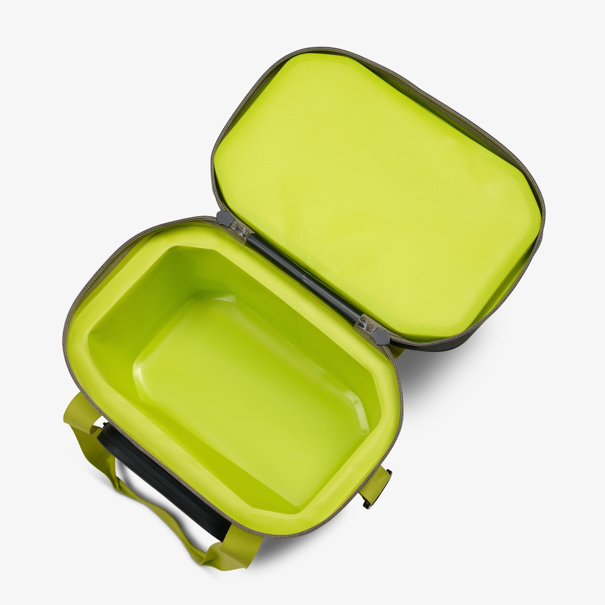 trailmate-18-can-cooler-bag-h4 00066772-O2.jpg
