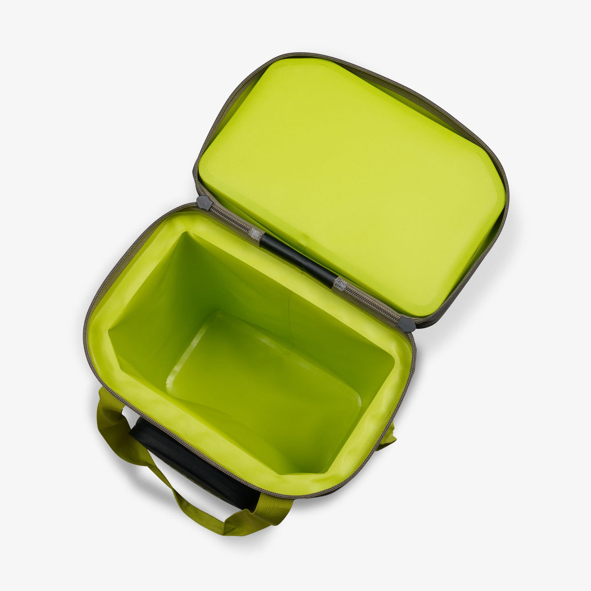 trailmate-32-can-backpack-q8 00066774-O2.jpg